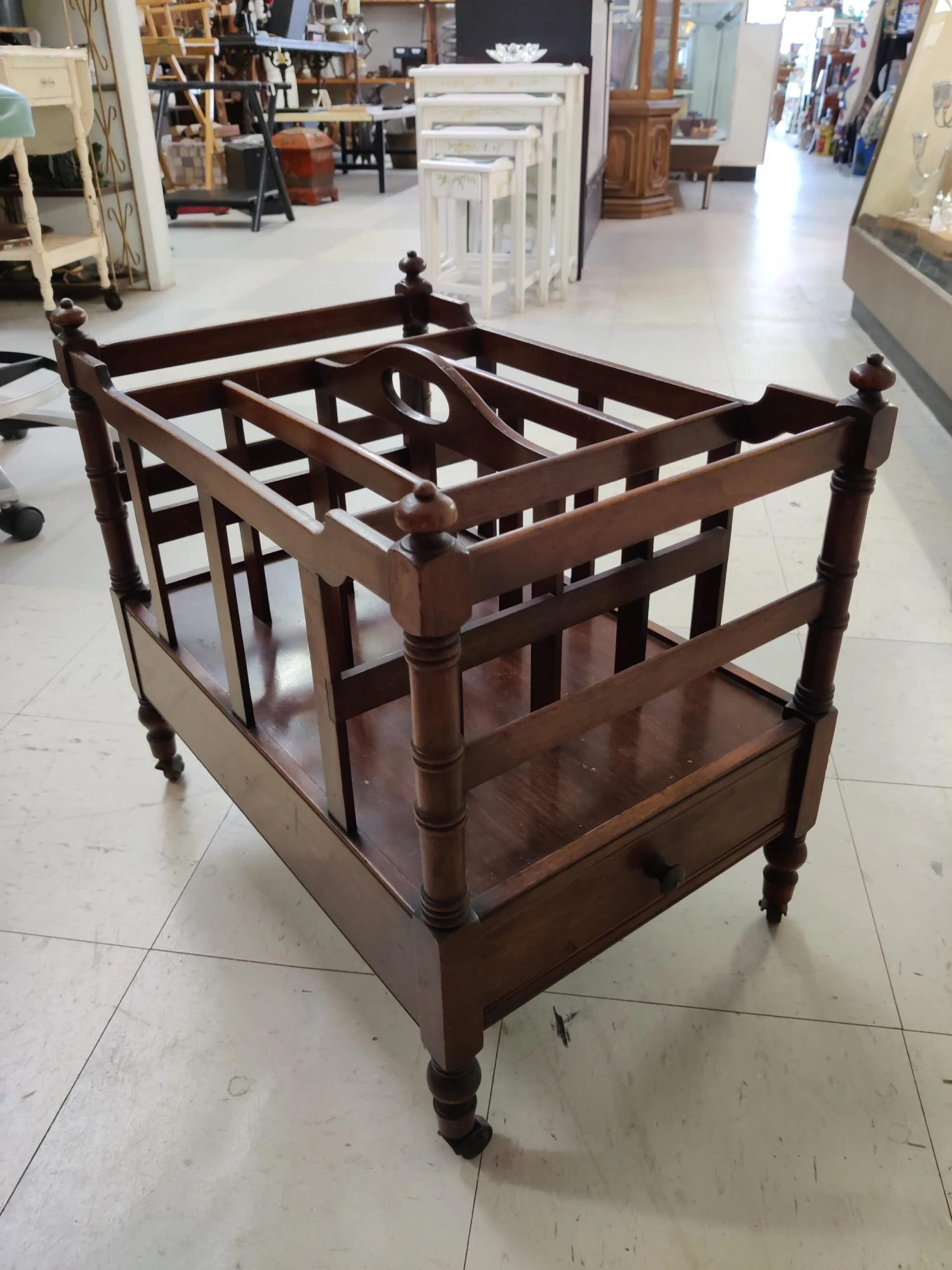 1930s Antique English Style Canterbury Mahogany Magazine Rack On Brass Casters 5 1930s Antique English Style Canterbury Mahogany Magazine Rack On Brass Casters - Image 5