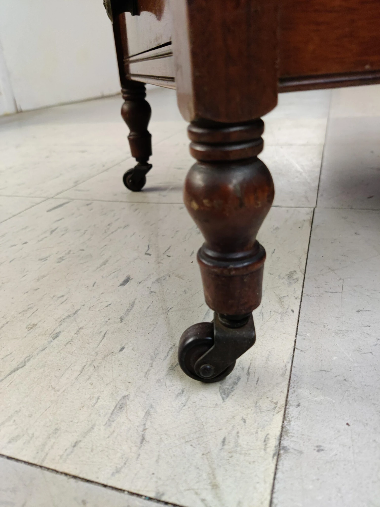 1930s Antique English Style Canterbury Mahogany Magazine Rack On Brass Casters 6 1930s Antique English Style Canterbury Mahogany Magazine Rack On Brass Casters - Image 6