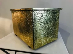 1950s Faux Bois Brass Clad Wooden Storage Box With Egg & Dart Embossed Top Traditional Home 13 1950s Faux Bois Brass Clad Wooden Storage Box With Egg & Dart Embossed Top Traditional Home -Chairish Shop 1950s faux bois brass clad wooden storage box with egg and dart embossed top traditional home 0573 scaled