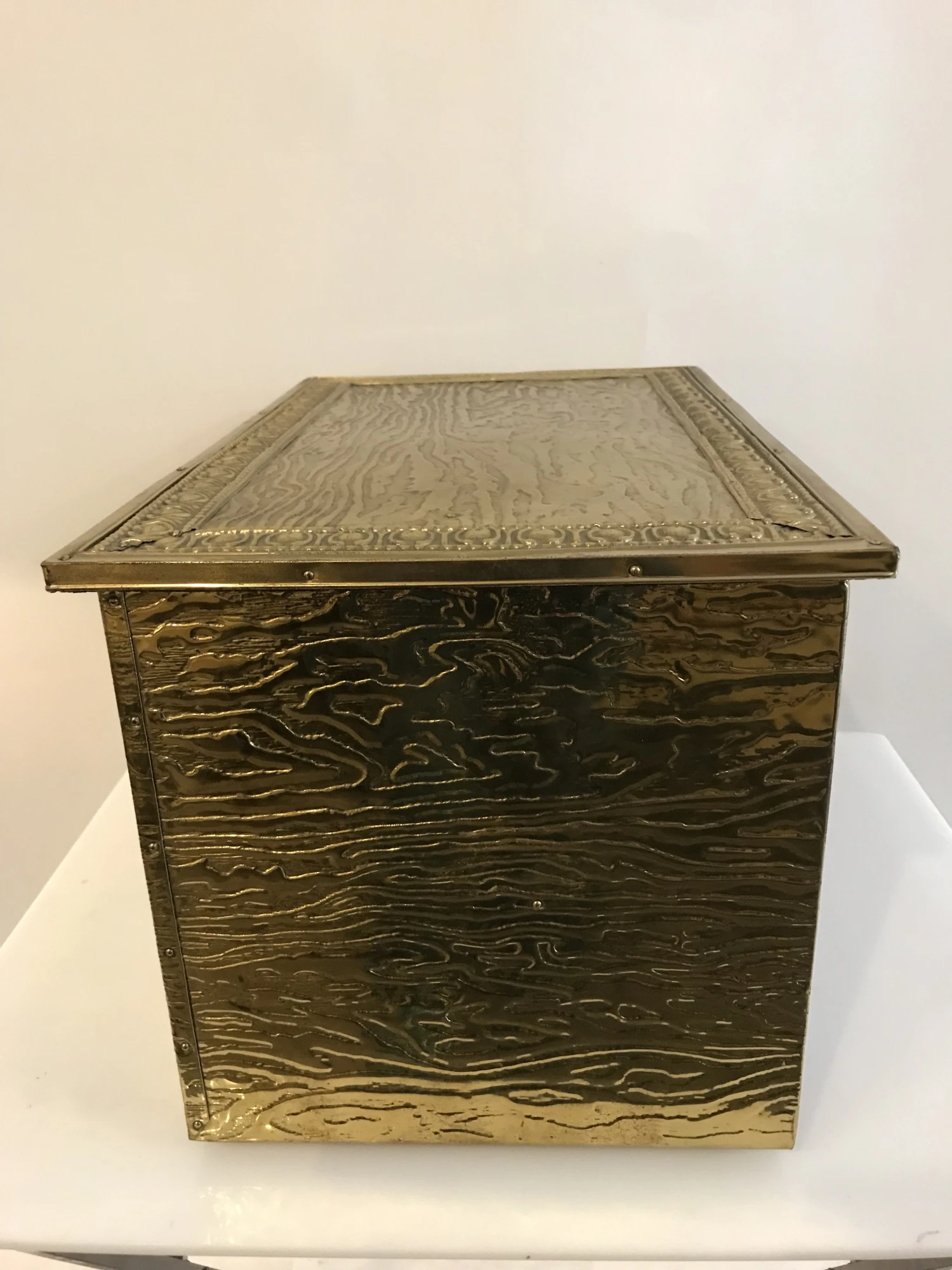1950s Faux Bois Brass Clad Wooden Storage Box With Egg & Dart Embossed Top Traditional Home 6 1950s Faux Bois Brass Clad Wooden Storage Box With Egg & Dart Embossed Top Traditional Home - Image 6