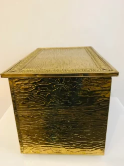 1950s Faux Bois Brass Clad Wooden Storage Box With Egg & Dart Embossed Top Traditional Home 12 1950s Faux Bois Brass Clad Wooden Storage Box With Egg & Dart Embossed Top Traditional Home -Chairish Shop 1950s faux bois brass clad wooden storage box with egg and dart embossed top traditional home 7433 scaled