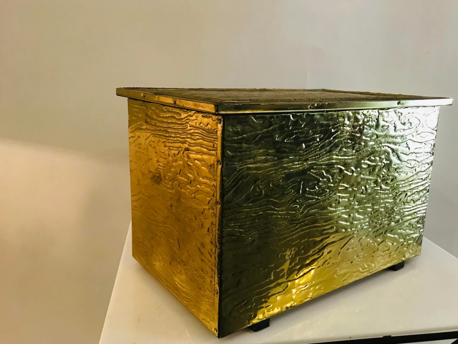 1950s Faux Bois Brass Clad Wooden Storage Box With Egg & Dart Embossed Top Traditional Home 9 1950s Faux Bois Brass Clad Wooden Storage Box With Egg & Dart Embossed Top Traditional Home - Image 9