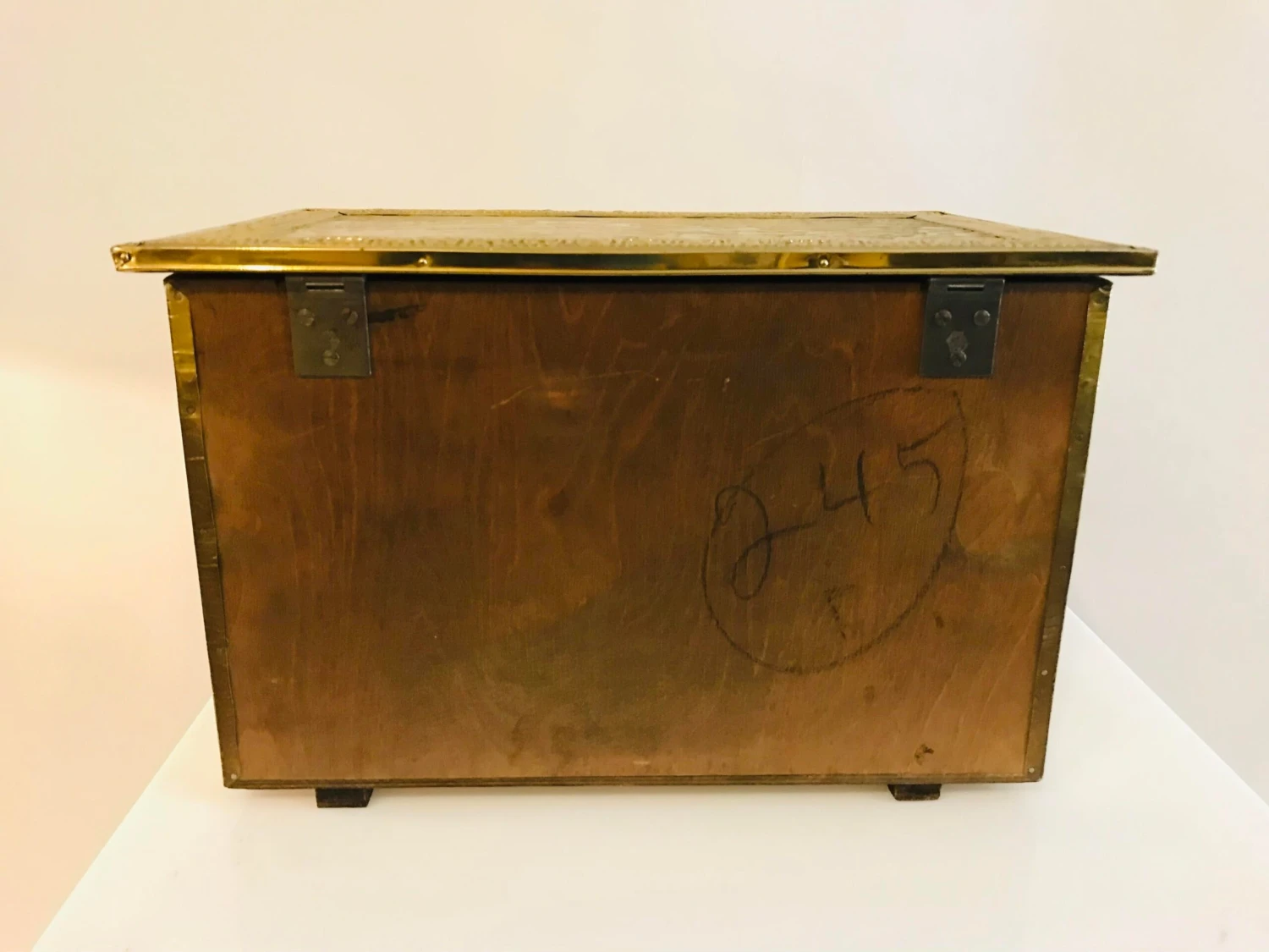 1950s Faux Bois Brass Clad Wooden Storage Box With Egg & Dart Embossed Top Traditional Home 7 1950s Faux Bois Brass Clad Wooden Storage Box With Egg & Dart Embossed Top Traditional Home - Image 7