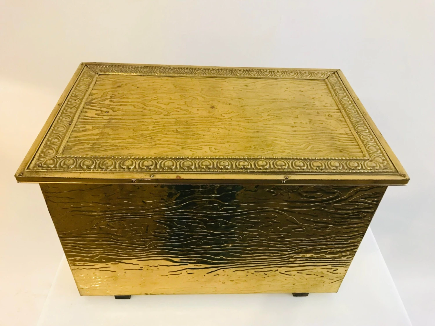 1950s Faux Bois Brass Clad Wooden Storage Box With Egg & Dart Embossed Top Traditional Home 2 1950s Faux Bois Brass Clad Wooden Storage Box With Egg & Dart Embossed Top Traditional Home - Image 2