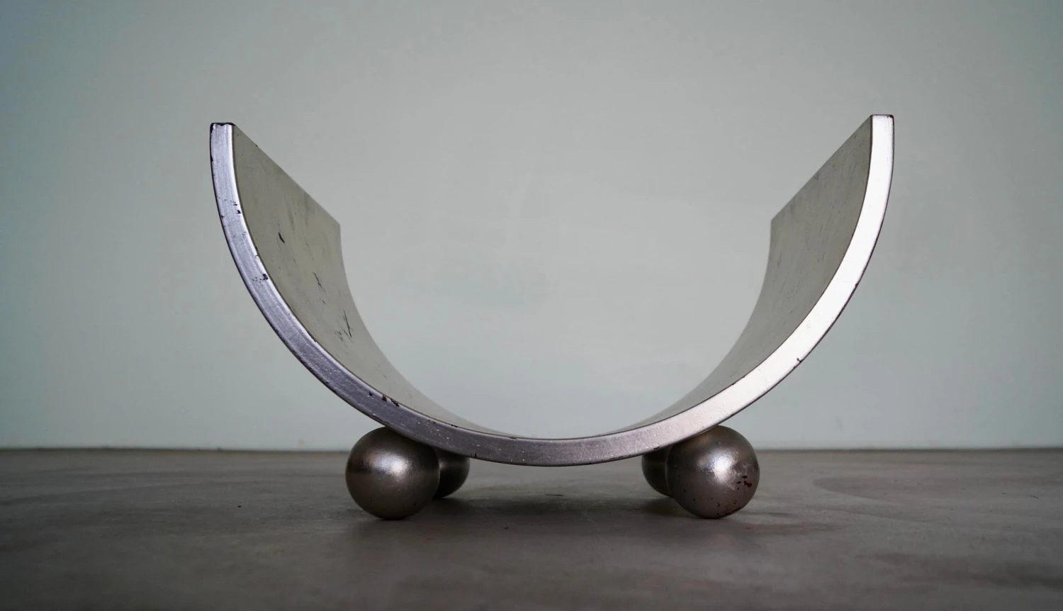 1950's Mid-Century Modern Bentwood Silver Leaf Magazine Rack 2 1950's Mid-Century Modern Bentwood Silver Leaf Magazine Rack - Image 2