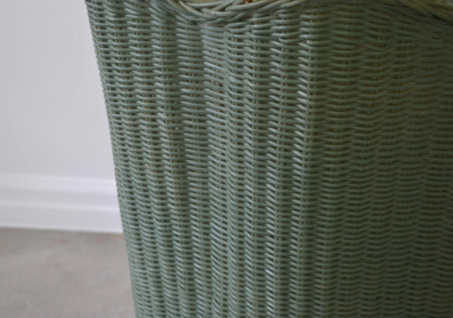 1950s Mid-Century Painted Woven Rattan Basket 8 1950s Mid-Century Painted Woven Rattan Basket - Image 8