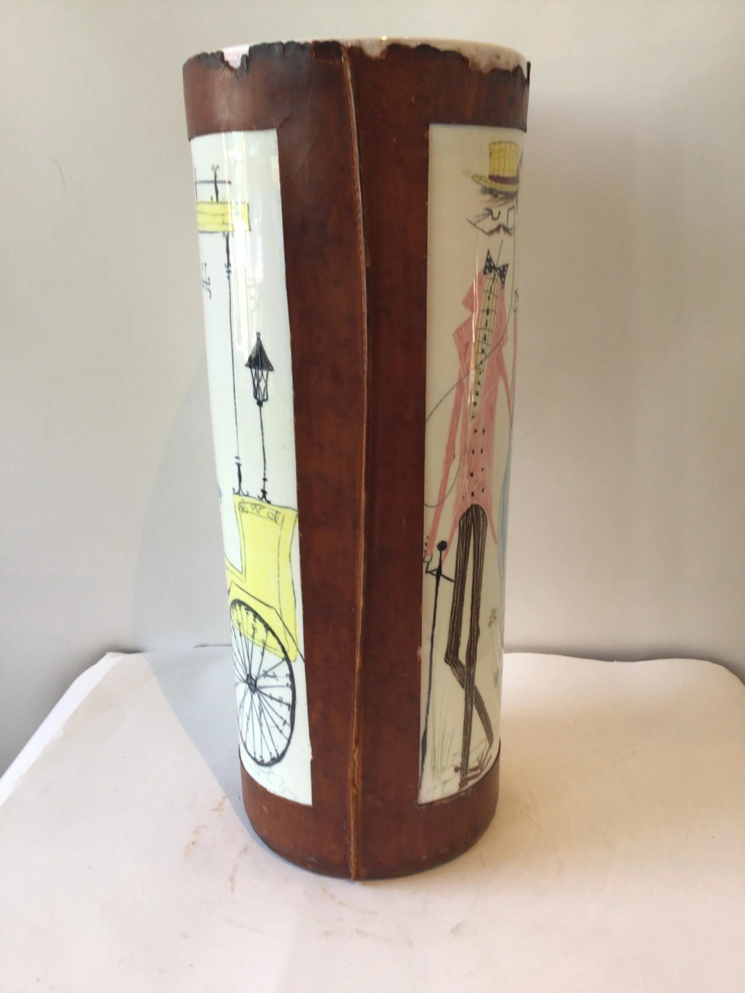 1960s Italian Quadrifoglio Hand Painted Ceramic And Leather Umbrella Stand/Vase 5 1960s Italian Quadrifoglio Hand Painted Ceramic And Leather Umbrella Stand/Vase - Image 5