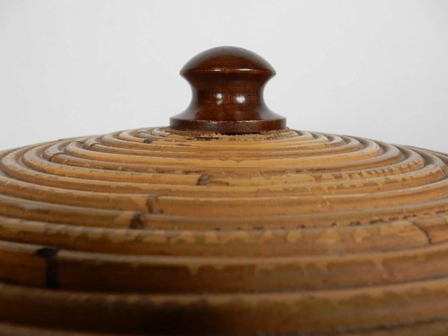 1960s Large Vintage Pencil Reed Lidded Floor Basket 3 1960s Large Vintage Pencil Reed Lidded Floor Basket - Image 3