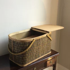 1960s Mid-Century Modern Raffia Picnic Basket 16 1960s Mid-Century Modern Raffia Picnic Basket -Chairish Shop 1960s mid century modern raffia picnic basket 4998