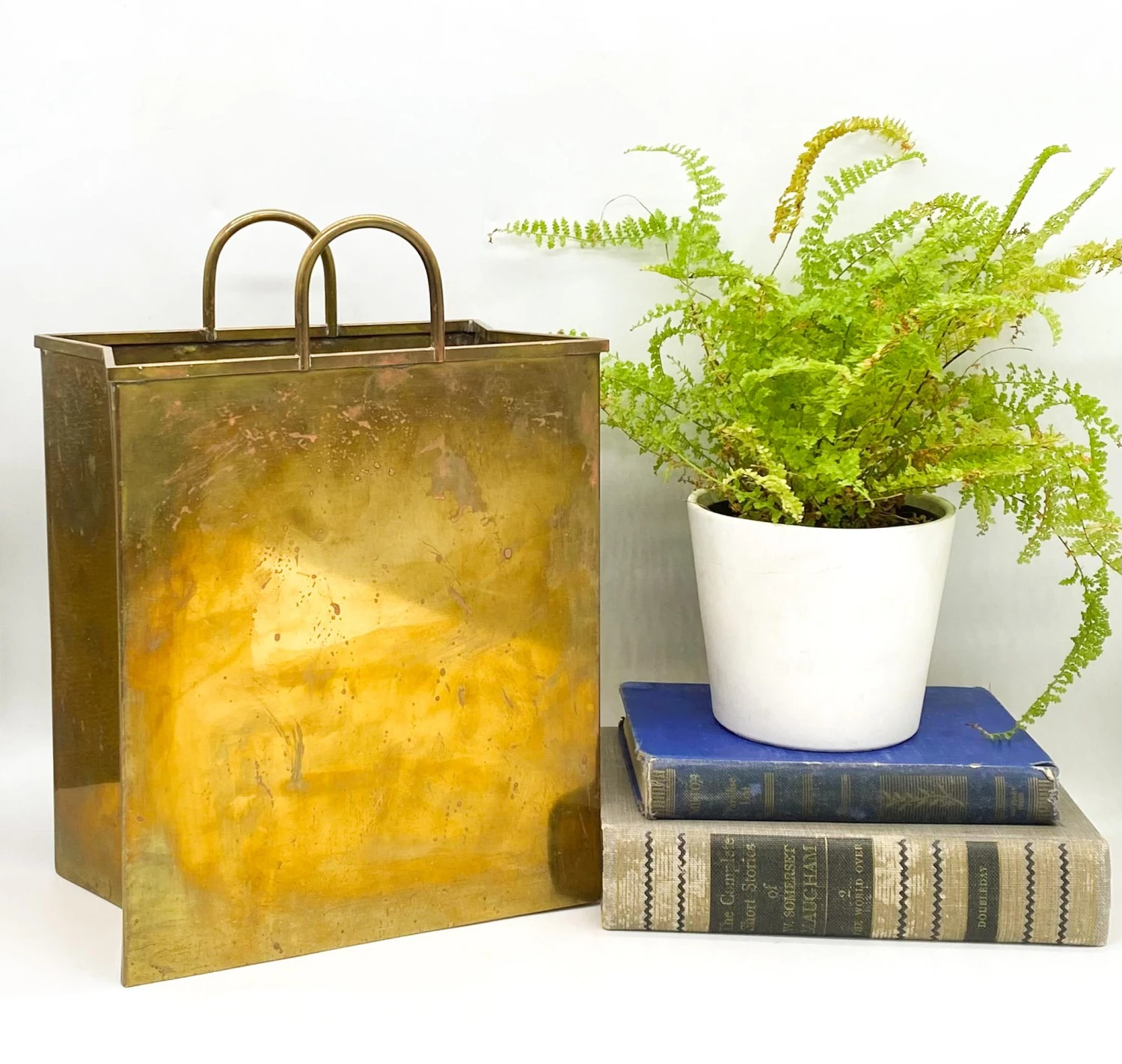 1970's Italian Brass Shopping Bag Magazine Holder After Gio Ponti 2 1970's Italian Brass Shopping Bag Magazine Holder After Gio Ponti - Image 2