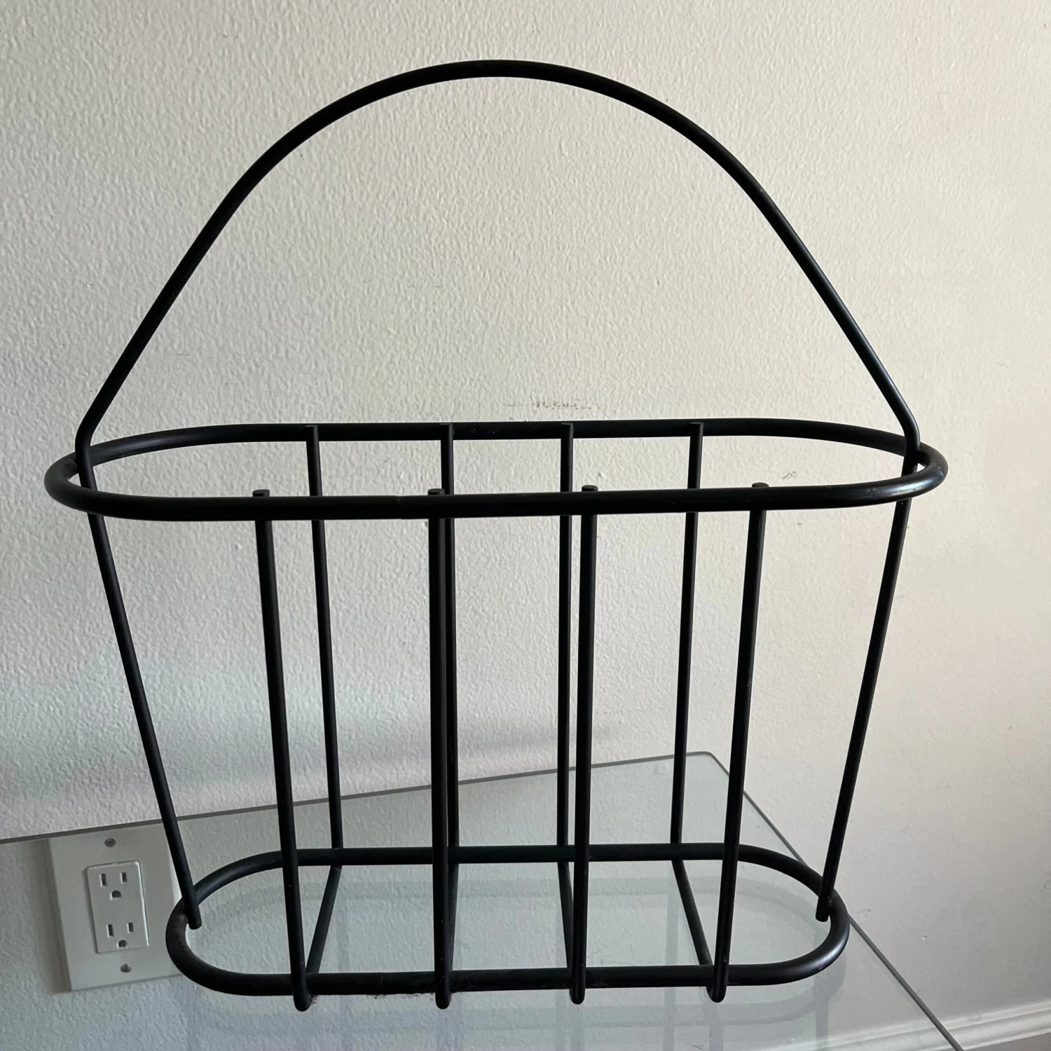 1970s Mid-Century Black Matte Metal Magazine Rack 8 1970s Mid-Century Black Matte Metal Magazine Rack - Image 8