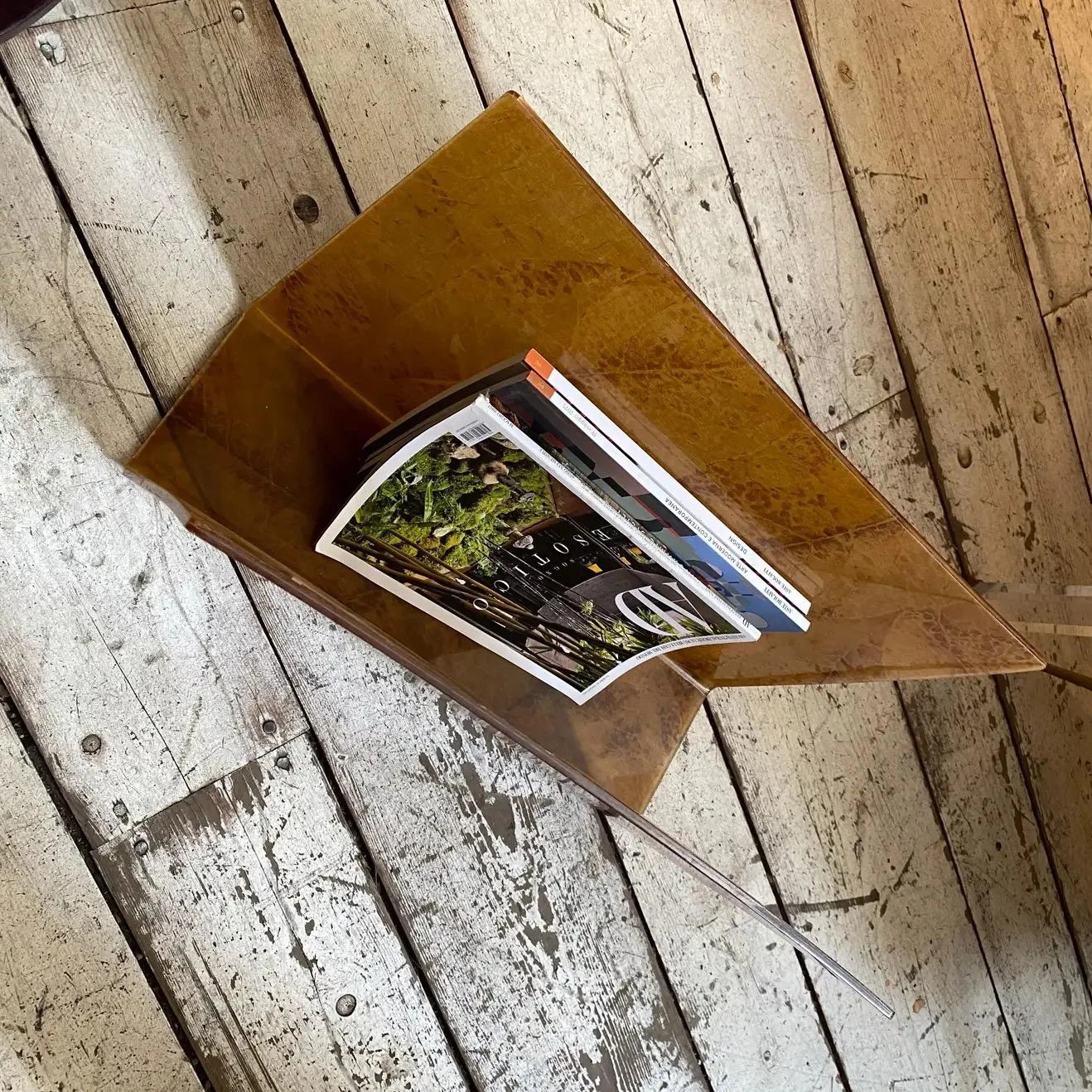 1980s Set Of Two Modernist Lucite Italian Magazine Stands 5 1980s Set Of Two Modernist Lucite Italian Magazine Stands - Image 5