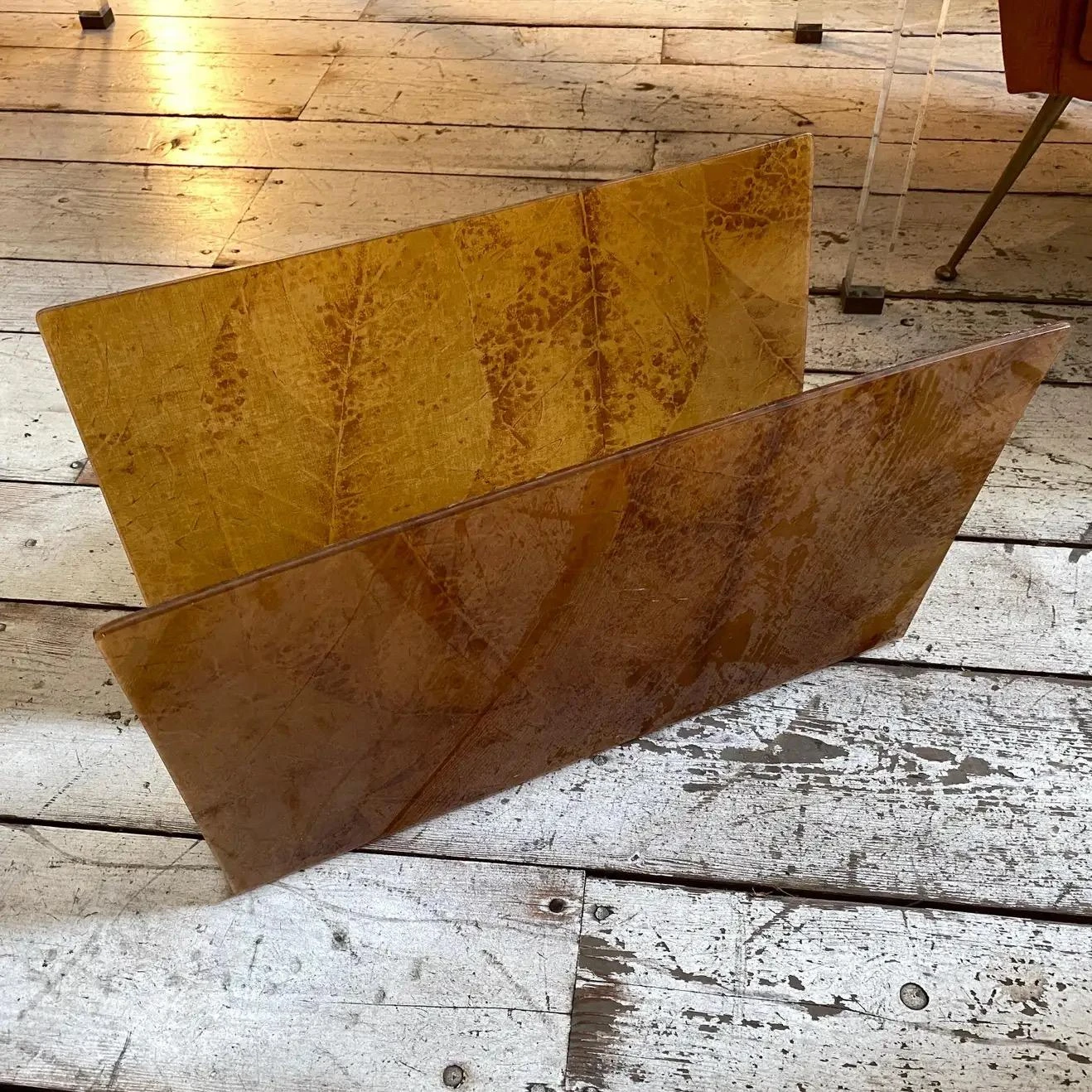 1980s Set Of Two Modernist Lucite Italian Magazine Stands 10 1980s Set Of Two Modernist Lucite Italian Magazine Stands - Image 10