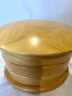 1990s Wooden Vintage Oval Jewelry Box/Container 16 1990s Wooden Vintage Oval Jewelry Box/Container -Chairish Shop 1990s wooden vintage oval jewelry boxcontainer 7539 scaled