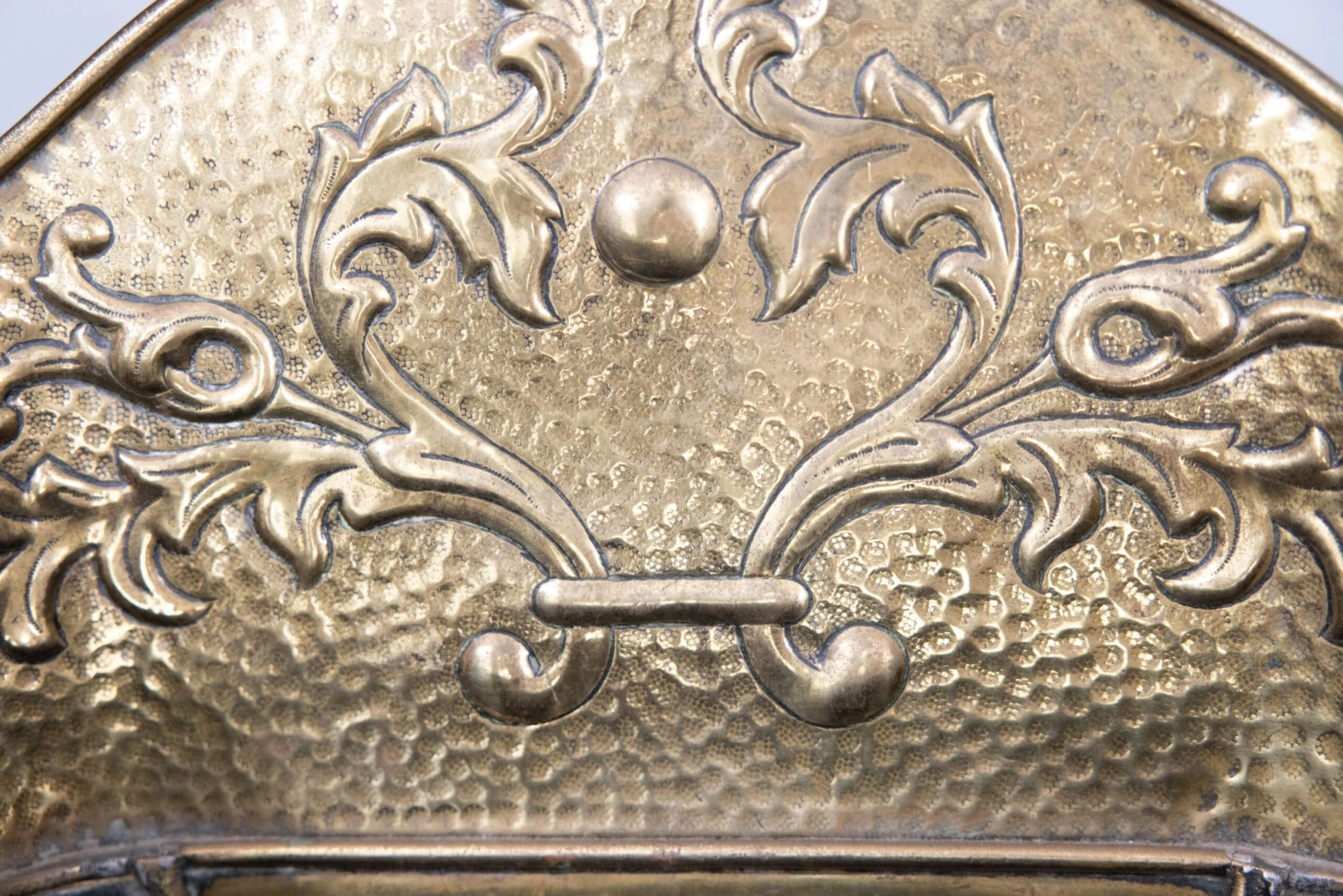 19th C. French Heraldic Hammered Brass Repoussé Grape Hod Umbrella Stand 7 19th C. French Heraldic Hammered Brass Repoussé Grape Hod Umbrella Stand - Image 7