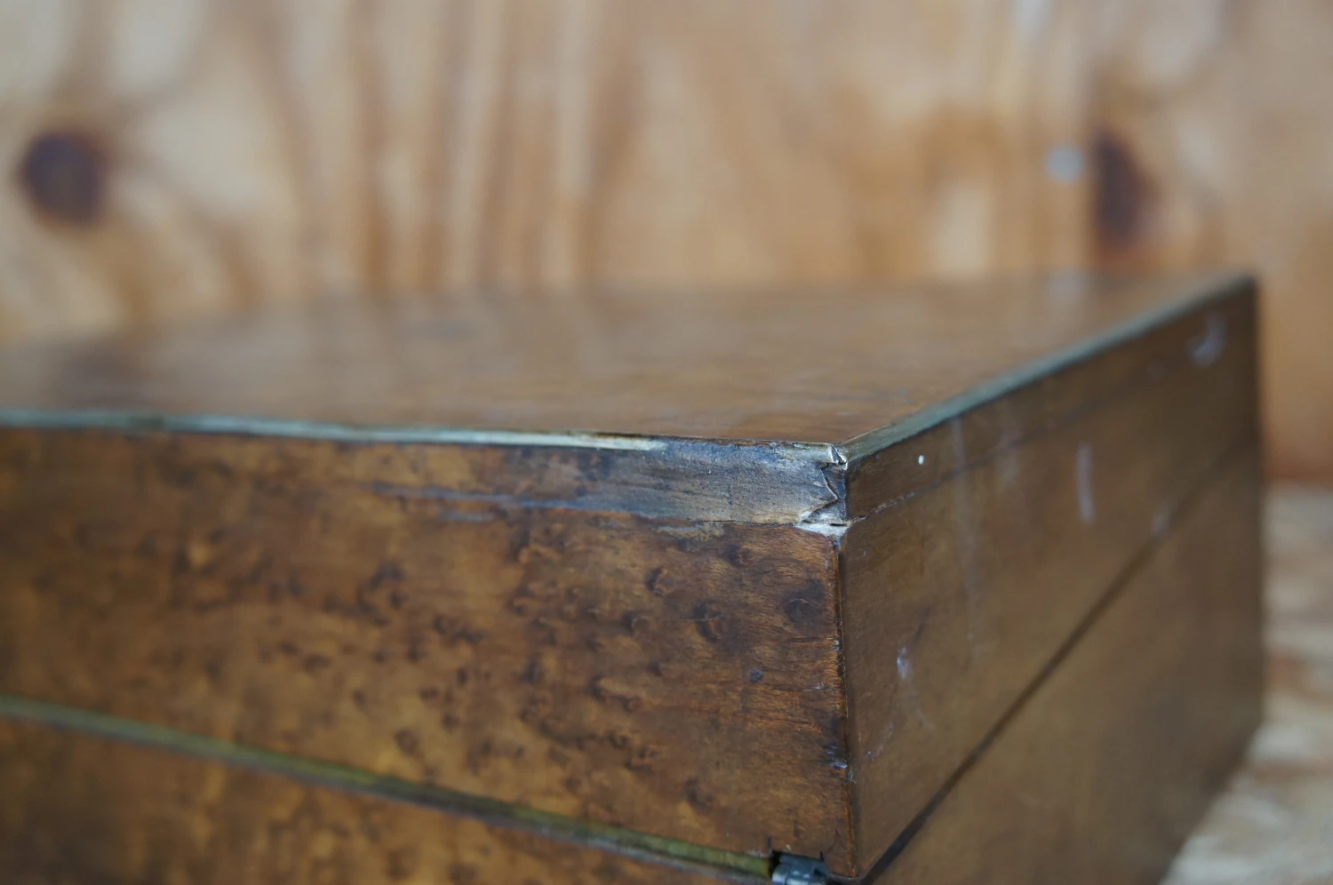 Antique 19th Century Victorian Birdseye Maple Traveling Writing Slope Box 9 Antique 19th Century Victorian Birdseye Maple Traveling Writing Slope Box - Image 9