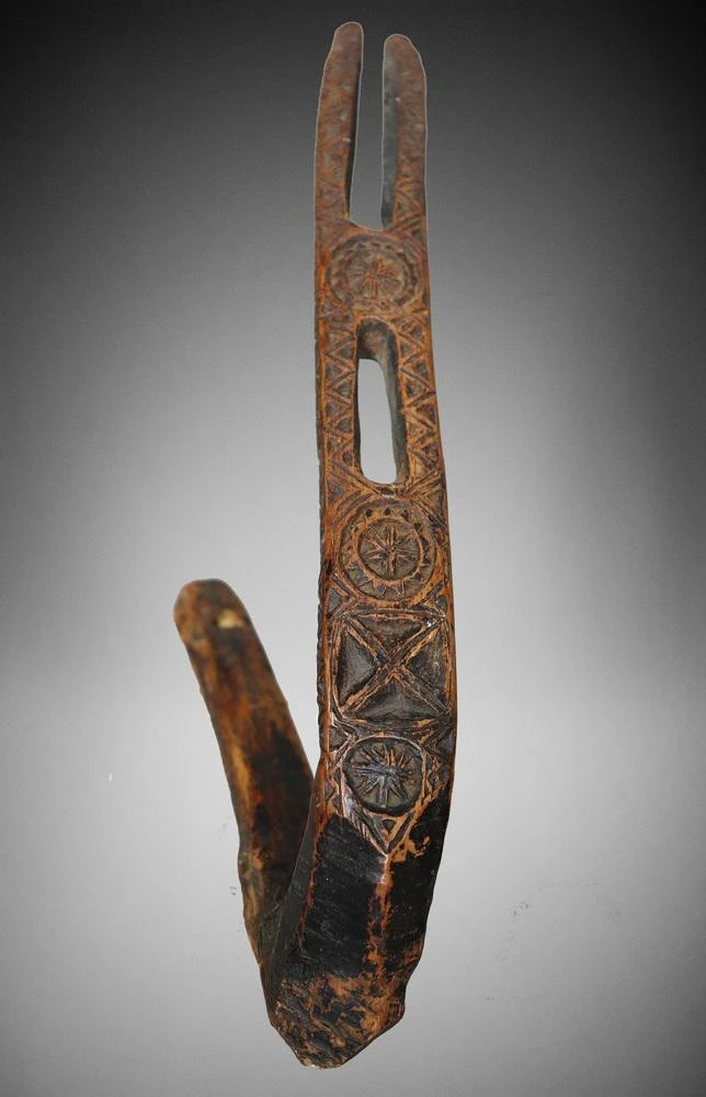 Antique Afghanistan Hand-Carved Hook Nuristan, 1890s 5 Antique Afghanistan Hand-Carved Hook Nuristan, 1890s - Image 5