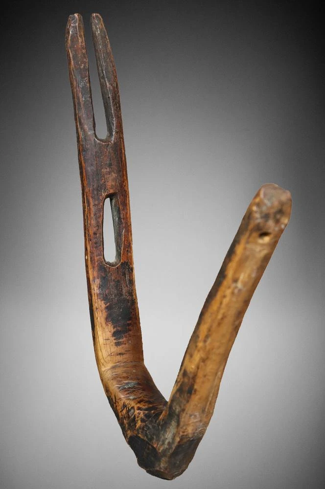 Antique Afghanistan Hand-Carved Hook Nuristan, 1890s 2 Antique Afghanistan Hand-Carved Hook Nuristan, 1890s - Image 2