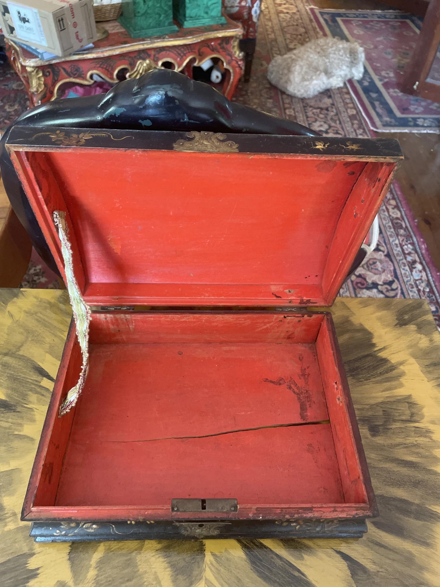 Antique Chinese Export Chinoiserie Black Lacquer Box 2 Antique Chinese Export Chinoiserie Black Lacquer Box - Image 2