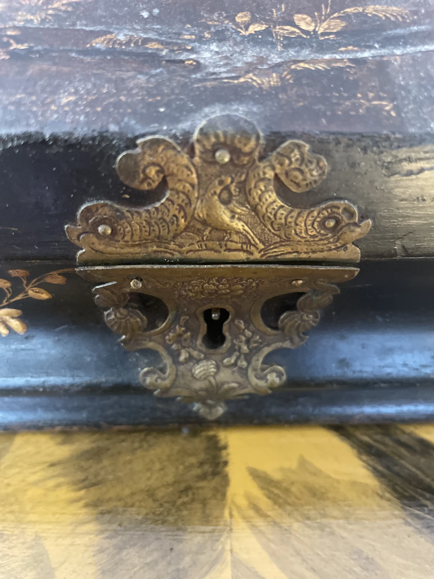 Antique Chinese Export Chinoiserie Black Lacquer Box 3 Antique Chinese Export Chinoiserie Black Lacquer Box - Image 3