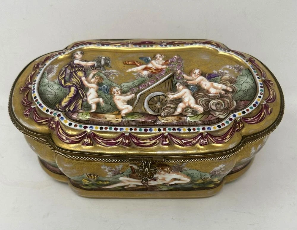 Antique Naples Capodimonte Porcelain Gilt Mounted Jewlery Dresser Or Trinket Box Casket 10 Antique Naples Capodimonte Porcelain Gilt Mounted Jewlery Dresser Or Trinket Box Casket - Image 10