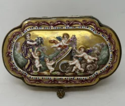 Antique Naples Capodimonte Porcelain Gilt Mounted Jewlery Dresser Or Trinket Box Casket 15 Antique Naples Capodimonte Porcelain Gilt Mounted Jewlery Dresser Or Trinket Box Casket -Chairish Shop antique naples capodimonte porcelain gilt mounted jewlery dresser or trinket box casket 1140