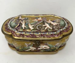 Antique Naples Capodimonte Porcelain Gilt Mounted Jewlery Dresser Or Trinket Box Casket 18 Antique Naples Capodimonte Porcelain Gilt Mounted Jewlery Dresser Or Trinket Box Casket -Chairish Shop antique naples capodimonte porcelain gilt mounted jewlery dresser or trinket box casket 3922