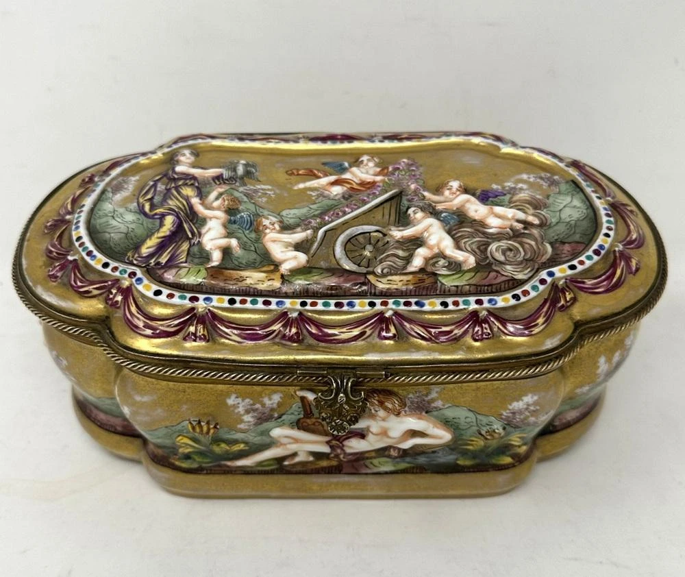 Antique Naples Capodimonte Porcelain Gilt Mounted Jewlery Dresser Or Trinket Box Casket 9 Antique Naples Capodimonte Porcelain Gilt Mounted Jewlery Dresser Or Trinket Box Casket - Image 9