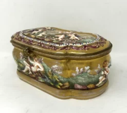 Antique Naples Capodimonte Porcelain Gilt Mounted Jewlery Dresser Or Trinket Box Casket 17 Antique Naples Capodimonte Porcelain Gilt Mounted Jewlery Dresser Or Trinket Box Casket -Chairish Shop antique naples capodimonte porcelain gilt mounted jewlery dresser or trinket box casket 9036