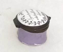 Battersea Bilston Enamel "I Give To Receive" Motto Patch Box C 1790 14 Battersea Bilston Enamel "I Give To Receive" Motto Patch Box C 1790 -Chairish Shop battersea bilston enamel i give to receive motto patch box c 1790 1092