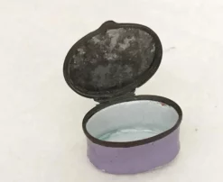 Battersea Bilston Enamel "I Give To Receive" Motto Patch Box C 1790 18 Battersea Bilston Enamel "I Give To Receive" Motto Patch Box C 1790 -Chairish Shop battersea bilston enamel i give to receive motto patch box c 1790 3969