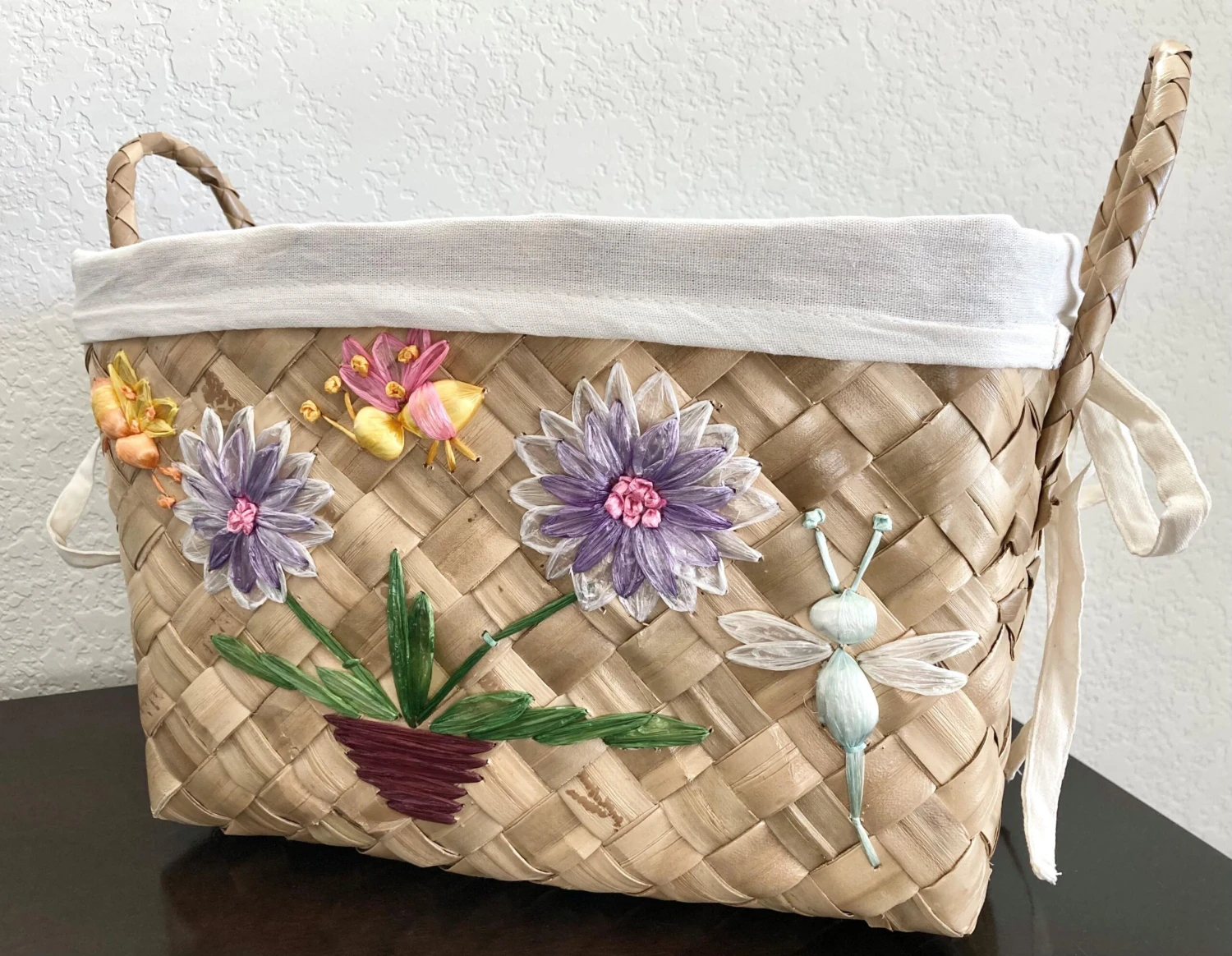 Circa 1980 Boho Chic Handwoven Coconut Leaf & Raffia Embroidered Basket 5 Circa 1980 Boho Chic Handwoven Coconut Leaf & Raffia Embroidered Basket - Image 5
