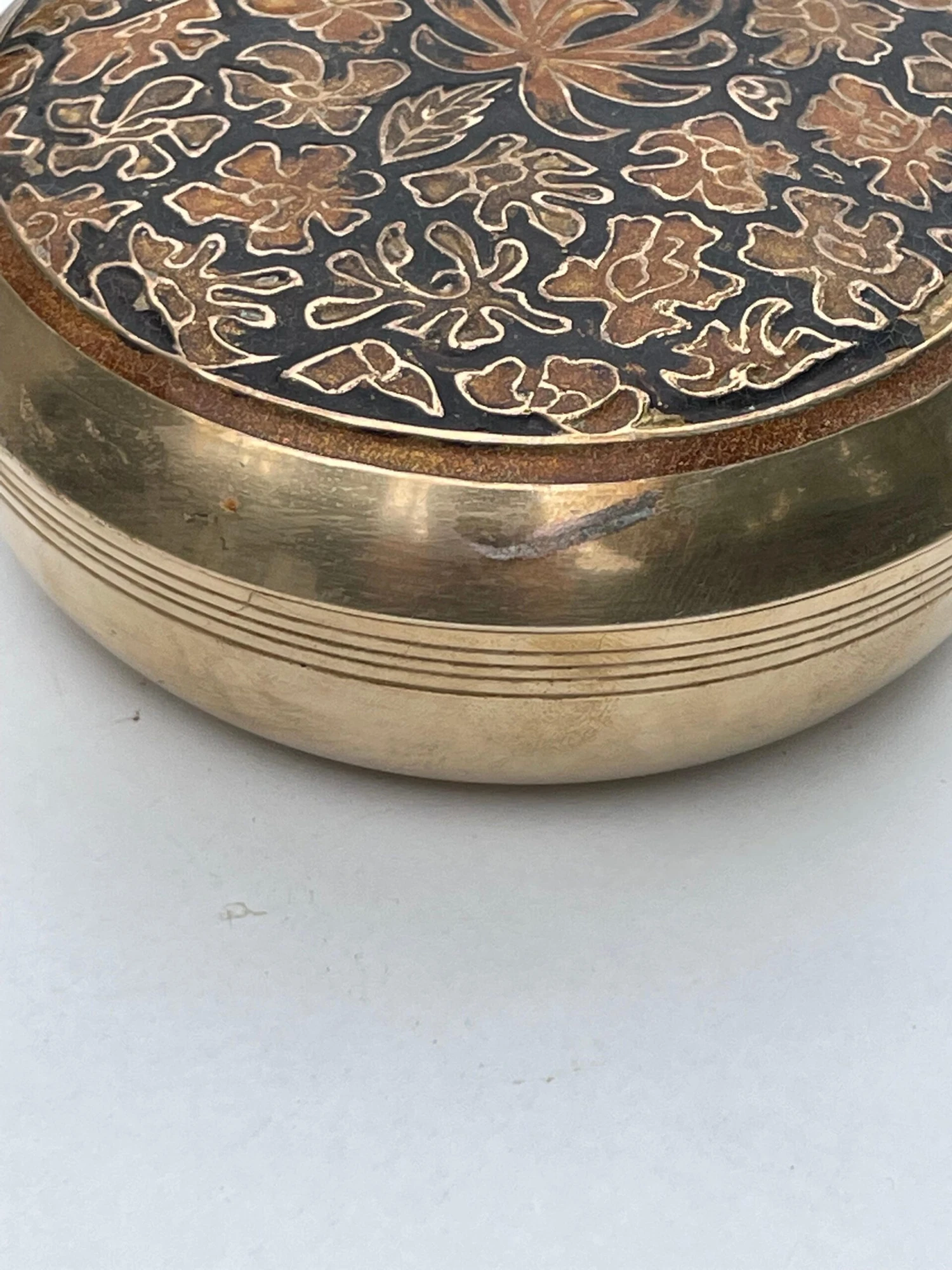 French Decorative Jewerly Box In Brass With Flower Pattern, 1970 2 French Decorative Jewerly Box In Brass With Flower Pattern, 1970 - Image 2