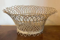 French Victorian Oval Wire Garden Basket Or Planter 12 French Victorian Oval Wire Garden Basket Or Planter -Chairish Shop french victorian oval wire garden basket or planter 9613 scaled