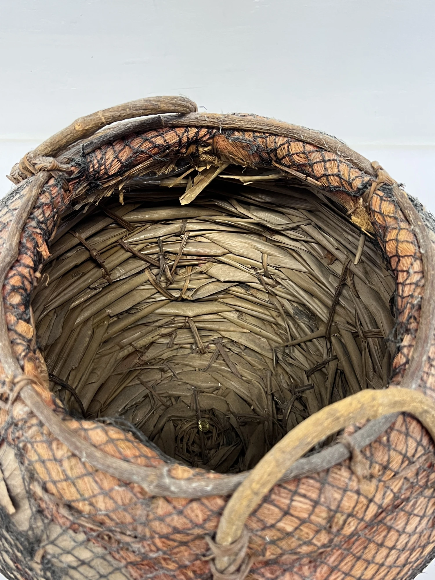 Handmade Natural Fiber And Leaf Basket Wrapped In Fish Net, 1970s 9 Handmade Natural Fiber And Leaf Basket Wrapped In Fish Net, 1970s - Image 9