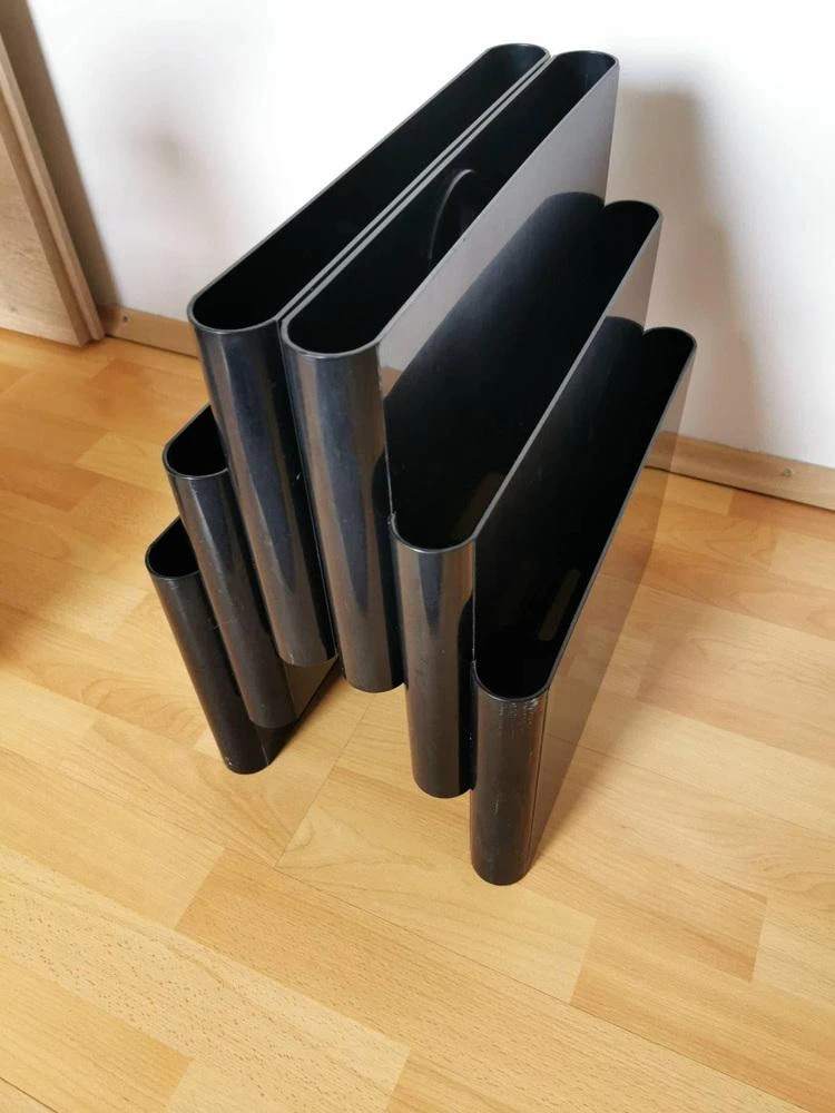 Italian Model 4675 Black Magazine Rack By Giotto Stoppino For Kartell, 1970s 5 Italian Model 4675 Black Magazine Rack By Giotto Stoppino For Kartell, 1970s - Image 5