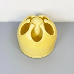 Italian Space Age Pistil Shape Light Yellow Plastic Umbrella Stand, 1970s -Chairish Shop italian space age pistil shape light yellow plastic umbrella stand 1970s 9494