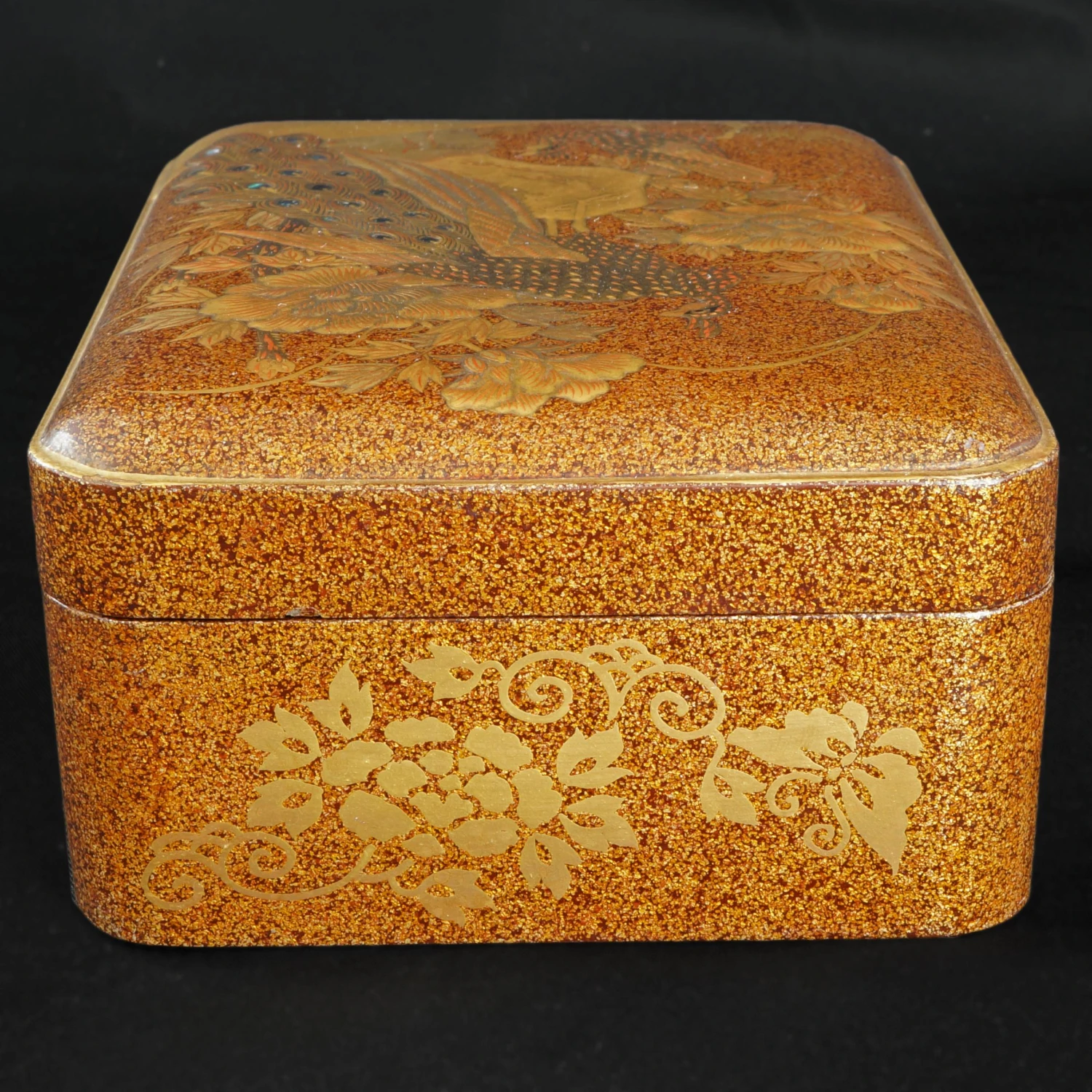 Japanese Edo Meiji Finely Lacquered Box With Peacocks 7 Japanese Edo Meiji Finely Lacquered Box With Peacocks - Image 7