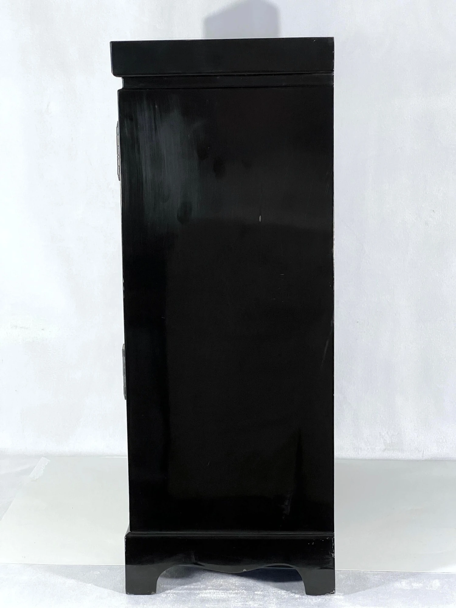 Large Chinese Black Lacquer Double Happiness Jewelry / Dowry Box / Wedding Chest With Mother Of Pearl Inlay 3 Large Chinese Black Lacquer Double Happiness Jewelry / Dowry Box / Wedding Chest With Mother Of Pearl Inlay - Image 3