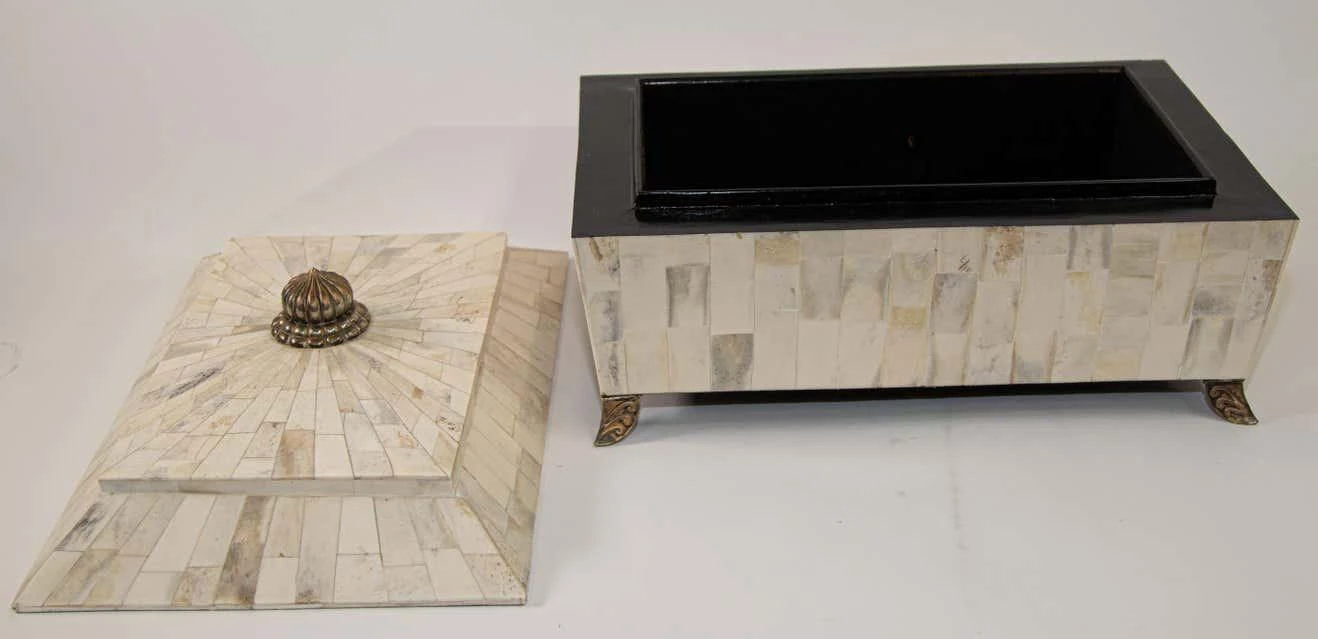 Large Decorative White Bone Footed Box By Maitland Smith 9 Large Decorative White Bone Footed Box By Maitland Smith - Image 9