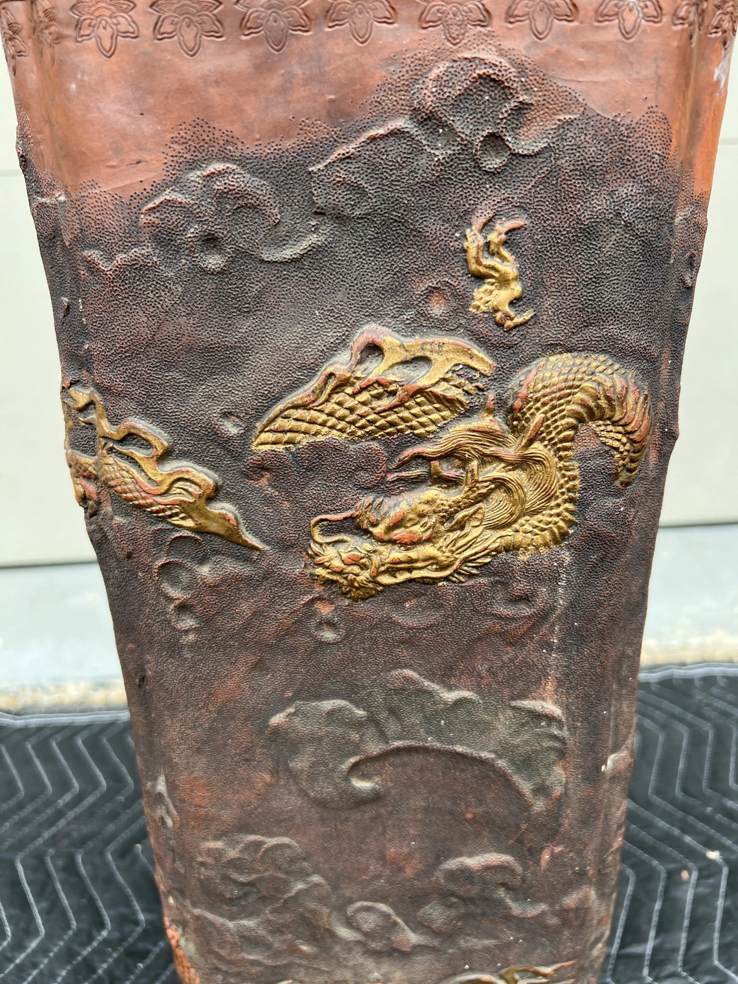 Late 19th Century Japanese Tokoname Terra Cotta Pottery Umbrella Stand 4 Late 19th Century Japanese Tokoname Terra Cotta Pottery Umbrella Stand - Image 4