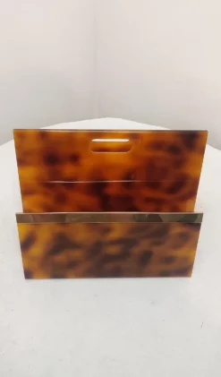 Methacrylate And Brass Magazine Rack. Italy, 1970s 12 Methacrylate And Brass Magazine Rack. Italy, 1970s -Chairish Shop methacrylate and brass magazine rack italy 1970s 4465 scaled