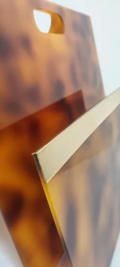 Methacrylate And Brass Magazine Rack. Italy, 1970s 17 Methacrylate And Brass Magazine Rack. Italy, 1970s -Chairish Shop methacrylate and brass magazine rack italy 1970s 8420 scaled