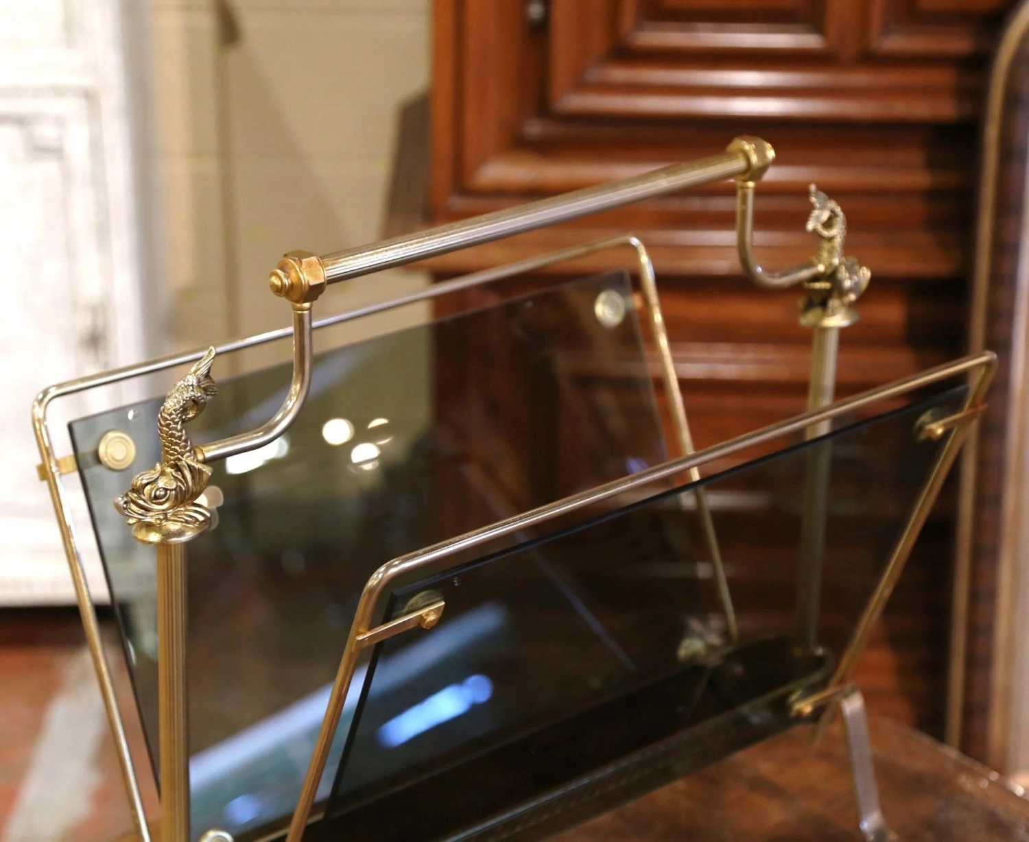 Mid-20th Century, French Brass And Glass Magazine Rack Maison Jansen Style 3 Mid-20th Century, French Brass And Glass Magazine Rack Maison Jansen Style - Image 3