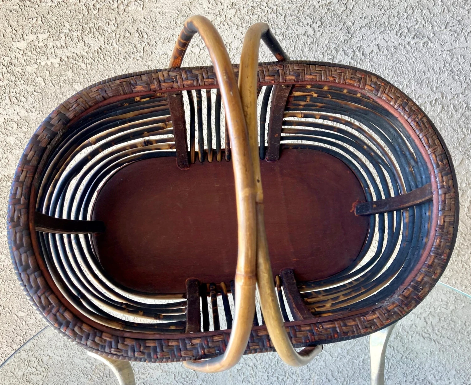 Mid 20th-Century Sizable Pencil Reed Bamboo Basket With Fold-Down Handles 9 Mid 20th-Century Sizable Pencil Reed Bamboo Basket With Fold-Down Handles - Image 9