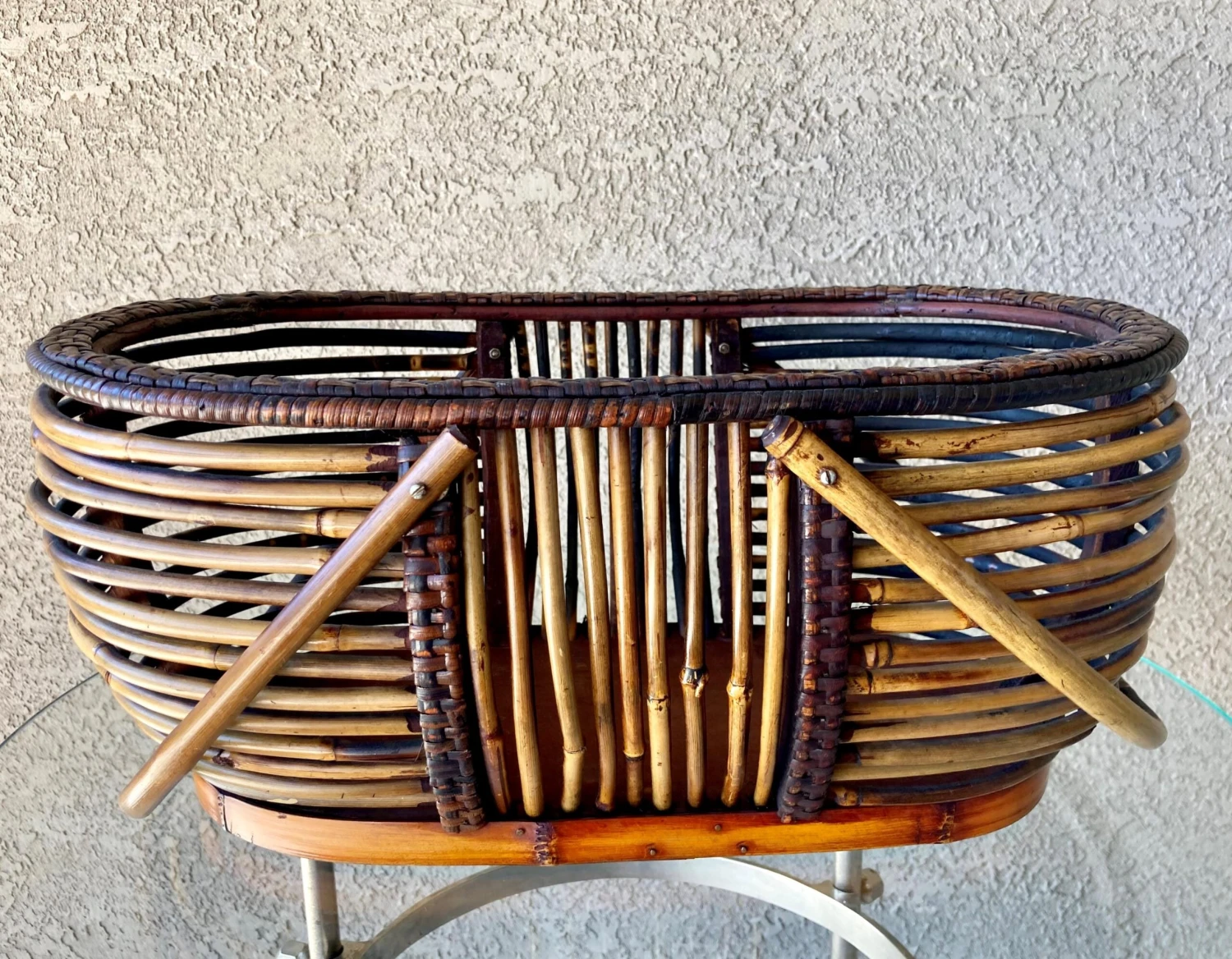 Mid 20th-Century Sizable Pencil Reed Bamboo Basket With Fold-Down Handles 2 Mid 20th-Century Sizable Pencil Reed Bamboo Basket With Fold-Down Handles - Image 2