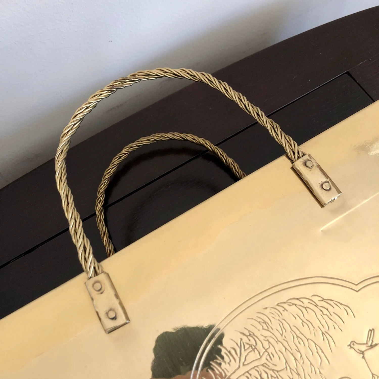 Mid Century Chinoiserie Brass Shopping Bag Magazine Rack 7 Mid Century Chinoiserie Brass Shopping Bag Magazine Rack - Image 7