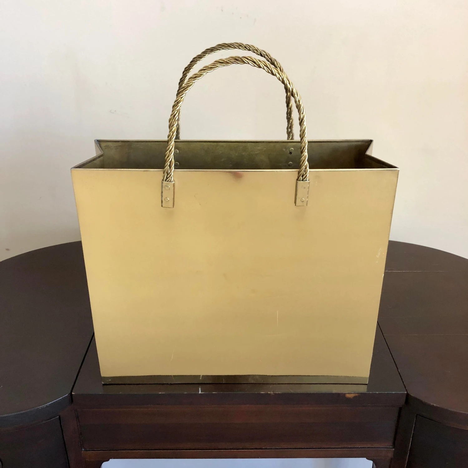 Mid Century Chinoiserie Brass Shopping Bag Magazine Rack 4 Mid Century Chinoiserie Brass Shopping Bag Magazine Rack - Image 4