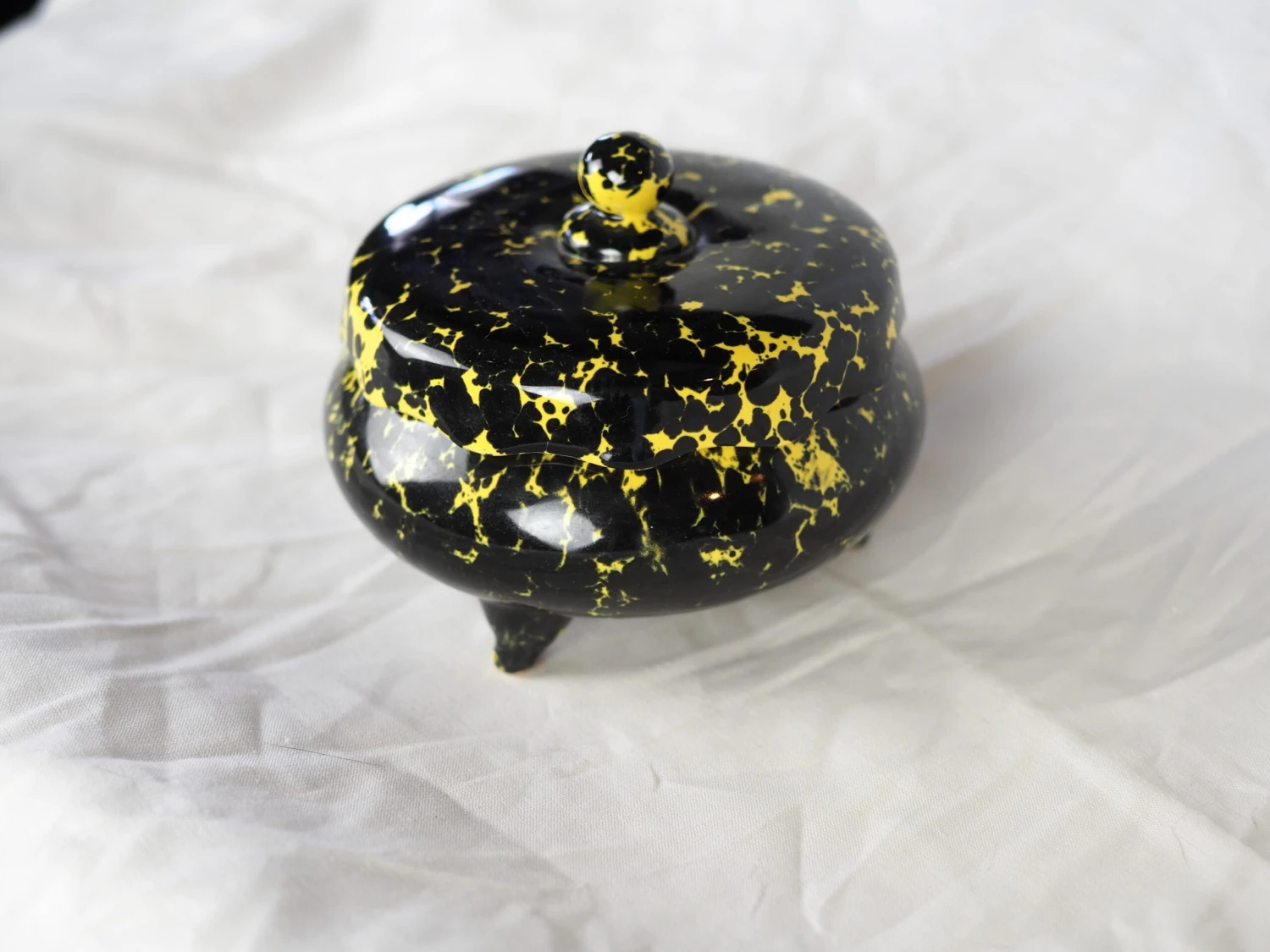 Mid-Century French Pierre Lucas Black And Yellow Tripod Ceramic Box 2 Mid-Century French Pierre Lucas Black And Yellow Tripod Ceramic Box - Image 2