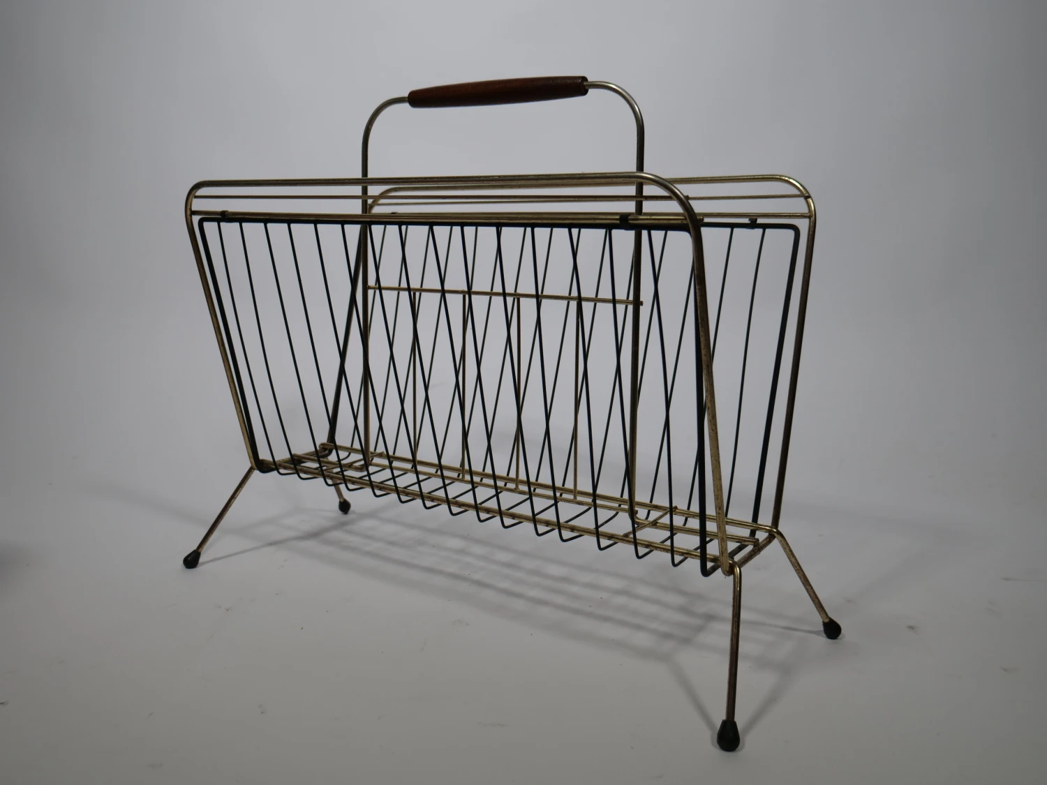 Mid-Century String Newspaper Stand, 1950s 4 Mid-Century String Newspaper Stand, 1950s - Image 4